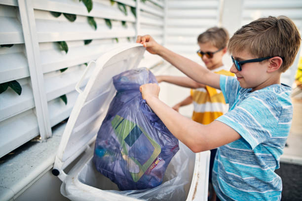Best Professional Junk Removal  in Youngstown, OH